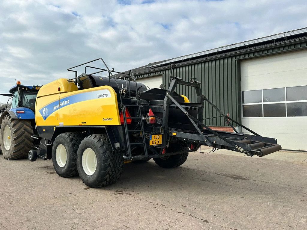 New Holland BB9070 CropCutter