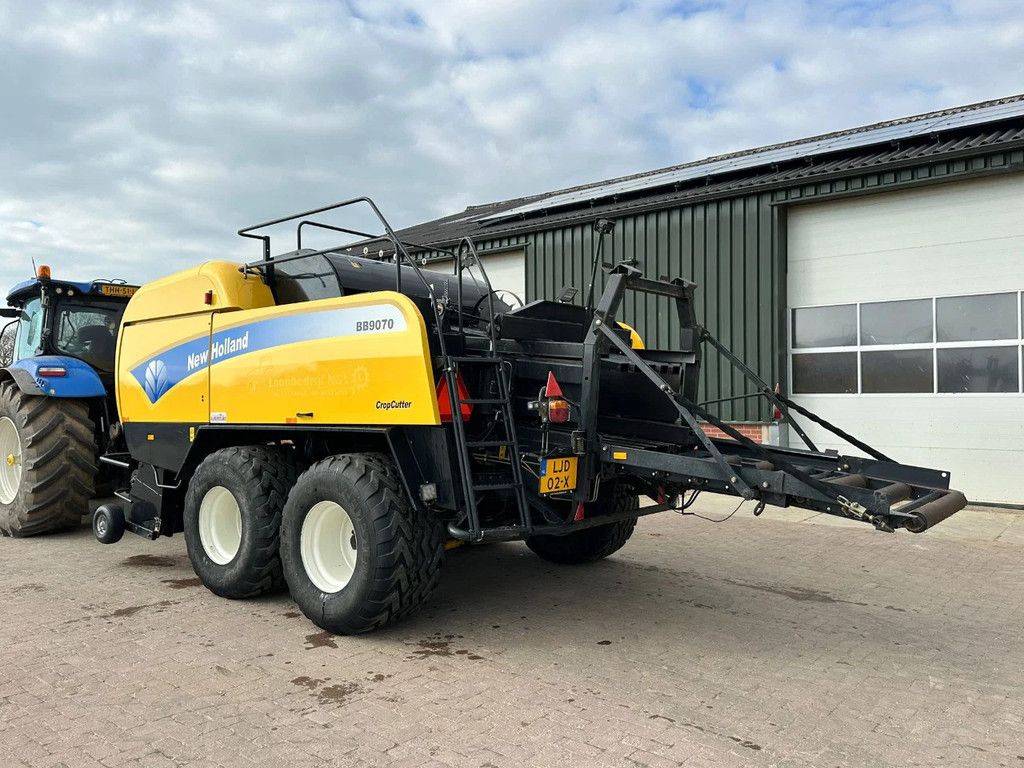 New Holland BB9070 CropCutter