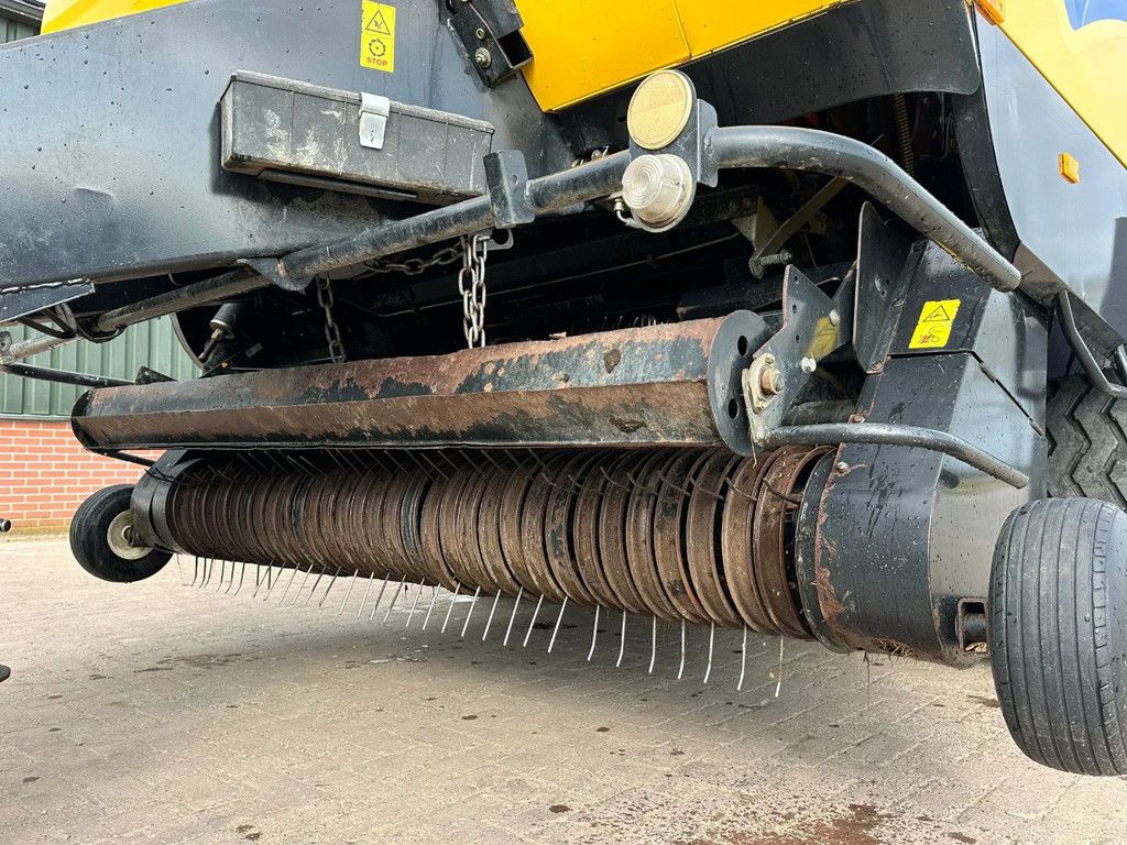 New Holland BB9070 CropCutter