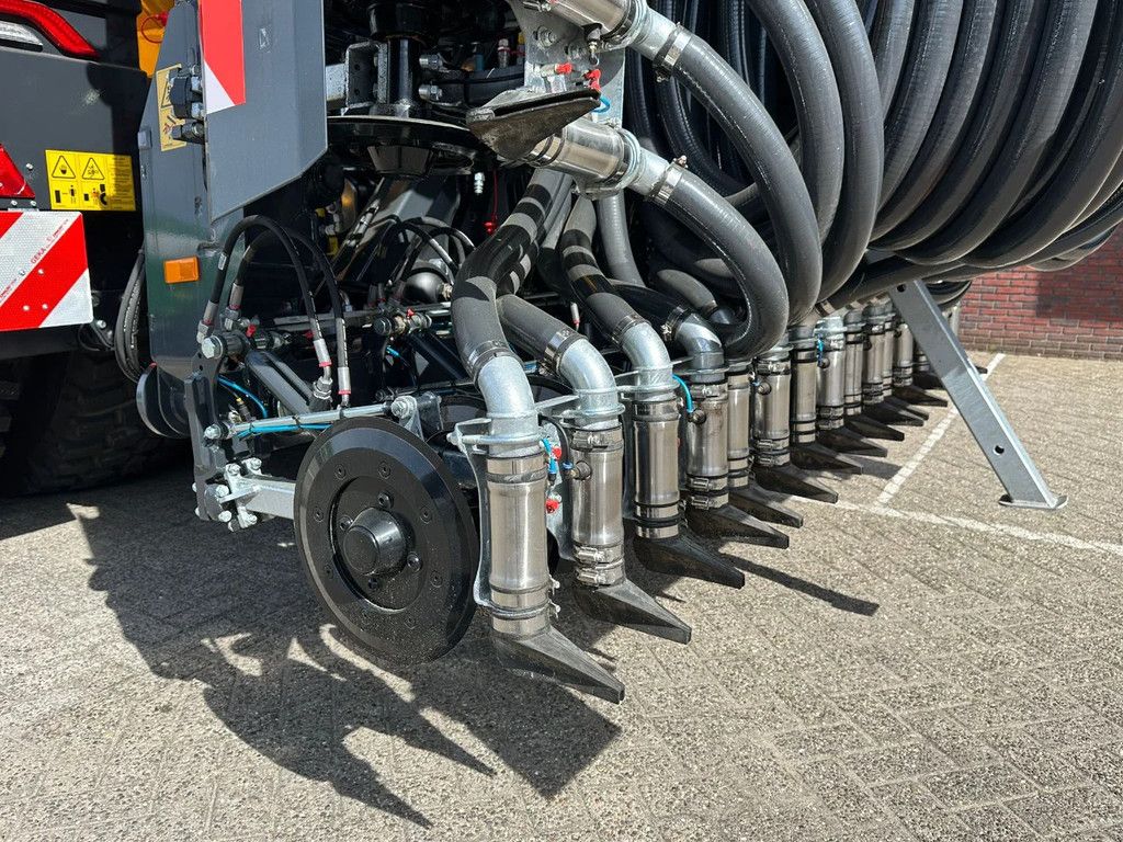 Veenhuis Premium Quad Shift 15.800 met Fullject 9m bemester