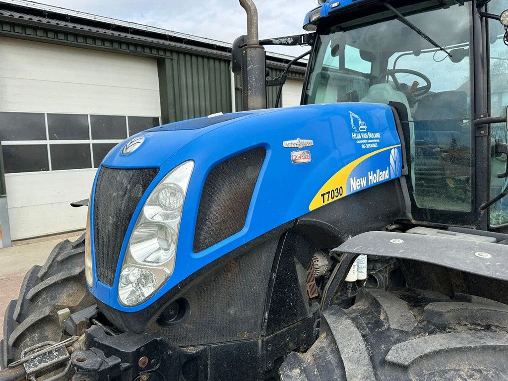 New Holland T7030