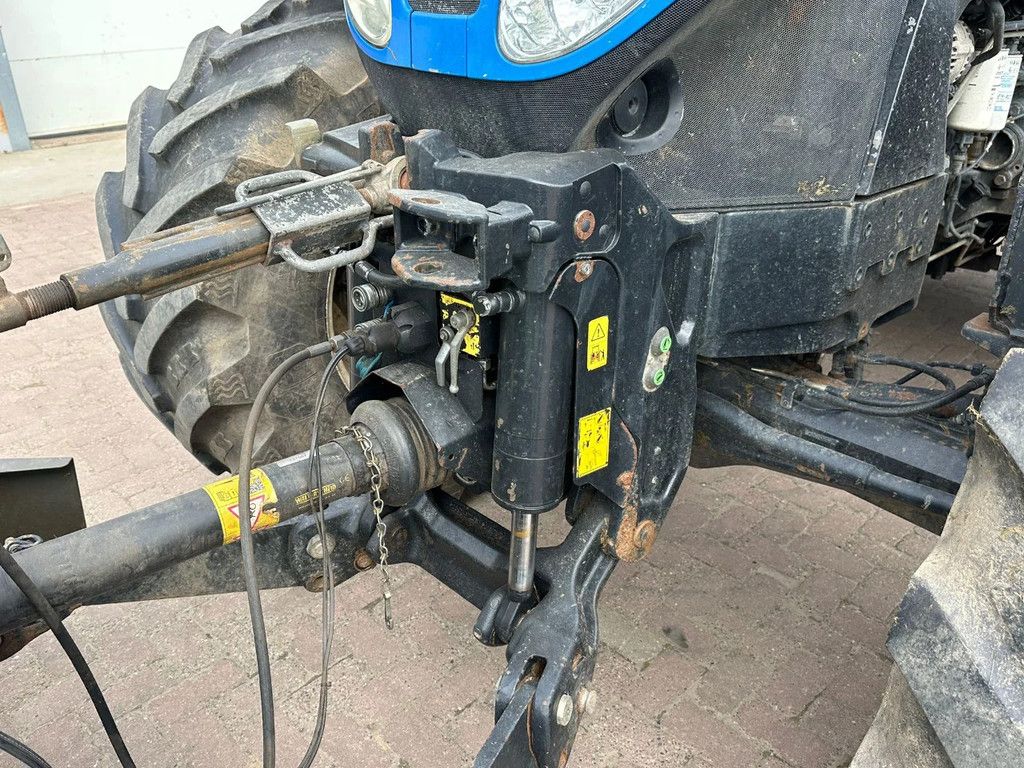 New Holland T7030