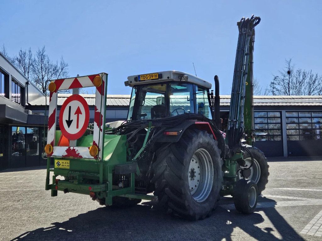 Massey Ferguson 6290 met Herder Maaiarm Dyna 6