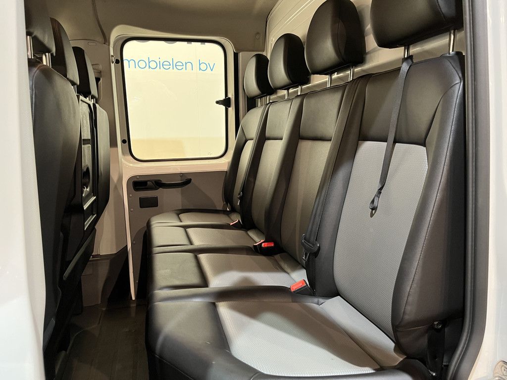 Volkswagen Crafter 35 2.0 TDI L4 DC Dubbel Cabine RWD 140 PK Open Laadbak / Euro 6 / Trekhaak 3.000 KG / Airco / Camera / CarPlay / Navigatie