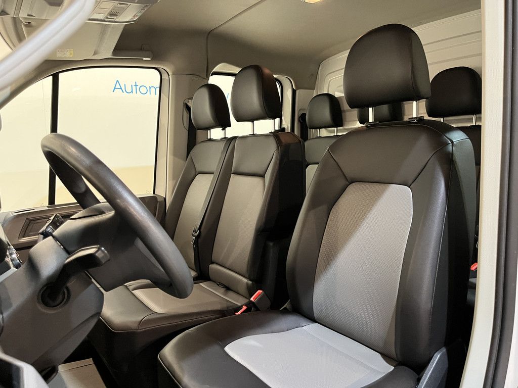 Volkswagen Crafter 35 2.0 TDI L4 DC Dubbel Cabine RWD 140 PK Open Laadbak / Euro 6 / Trekhaak 3.000 KG / Airco / Camera / CarPlay / Navigatie