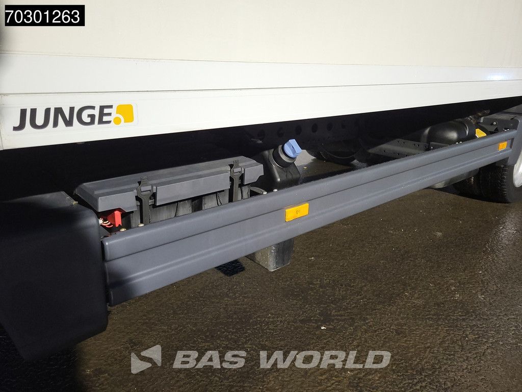 Mercedes Atego 816 4X2 8tonner Manual gearbox Cruisecontrol FCW Euro 6