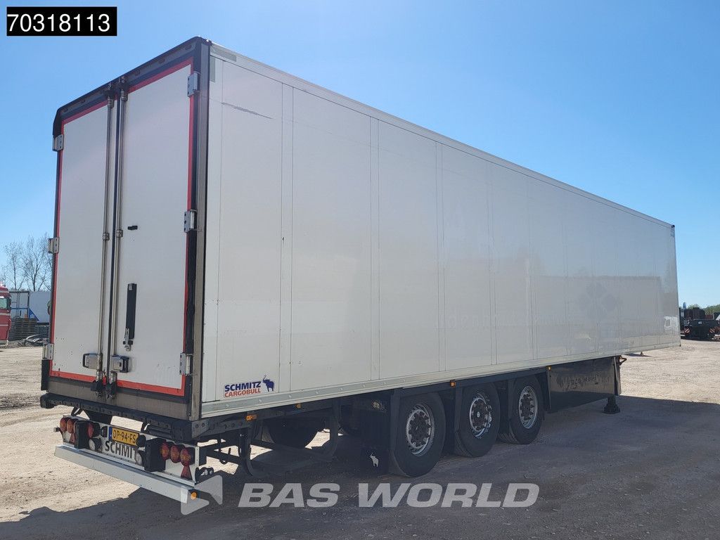 Schmitz SCB*S3B Bi-temp Lift Axle 250x270cm