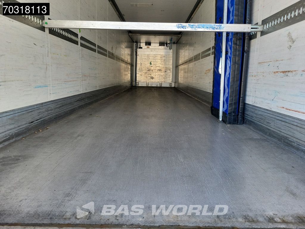 Schmitz SCB*S3B Bi-temp Lift Axle 250x270cm