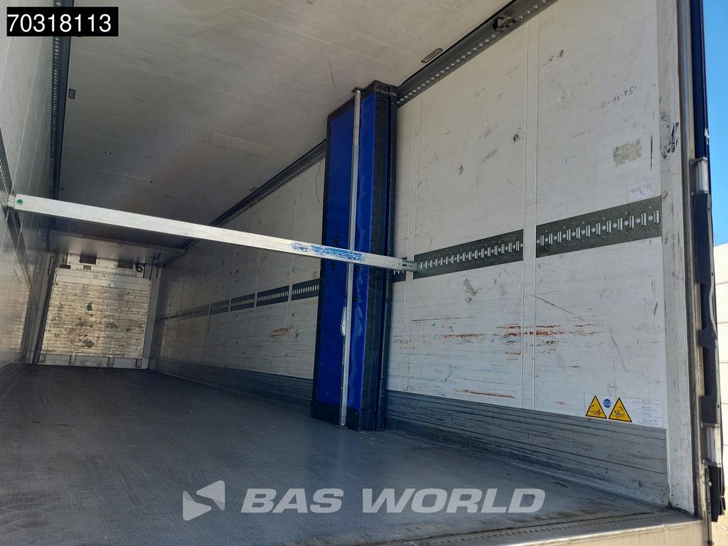 Schmitz SCB*S3B Bi-temp Lift Axle 250x270cm