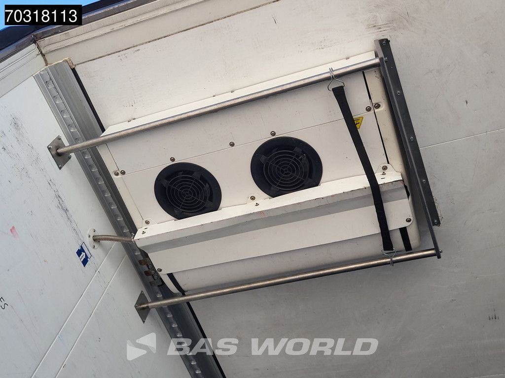 Schmitz SCB*S3B Bi-temp Lift Axle 250x270cm