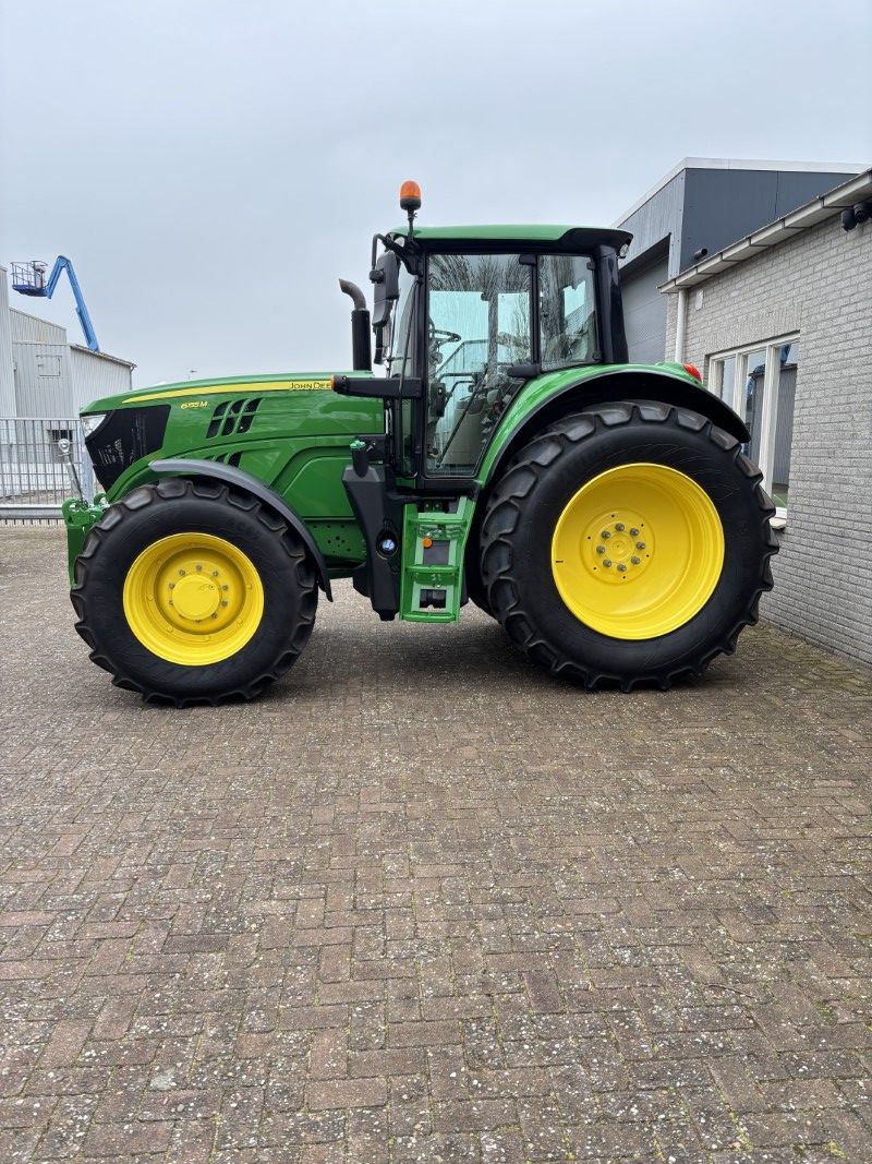 John Deere 6155M – 2022 – 3050 uur – nette jonge trekker