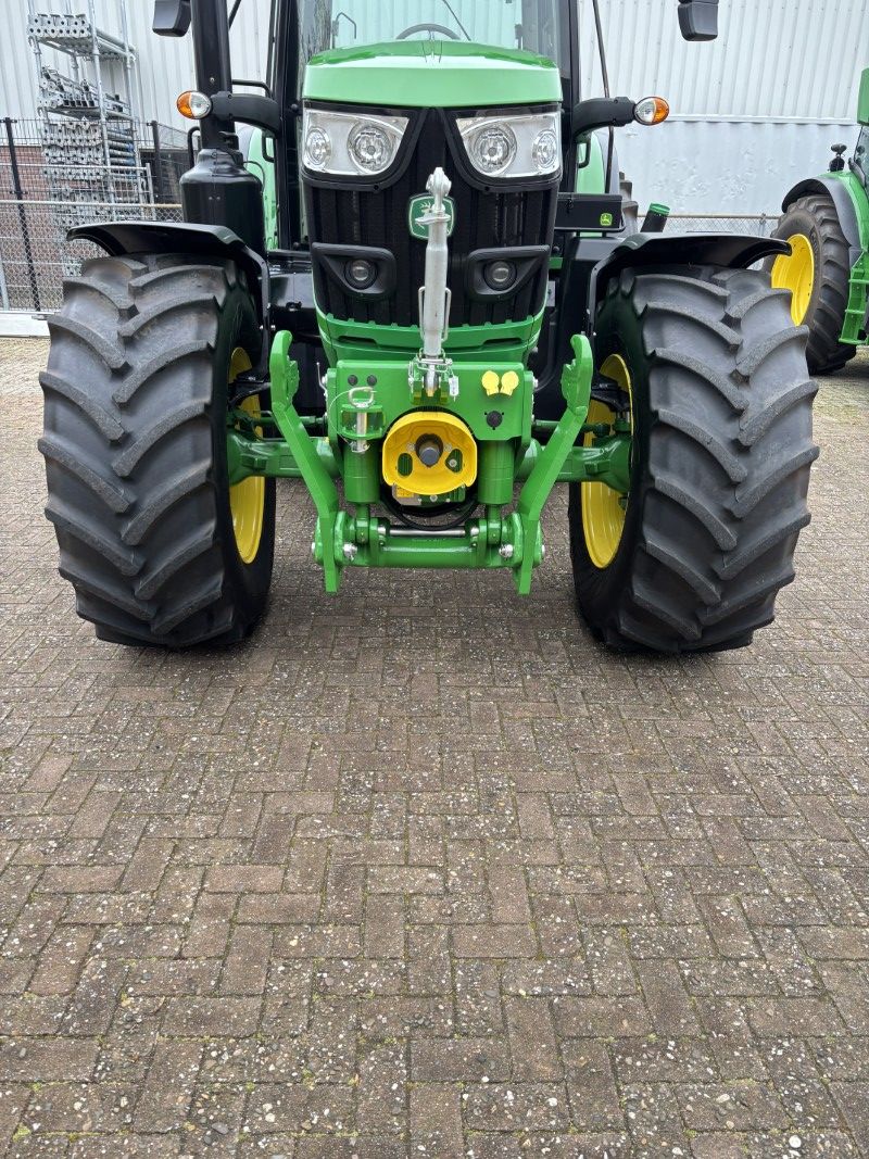 John Deere 6155M – 2022 – 3050 uur – nette jonge trekker