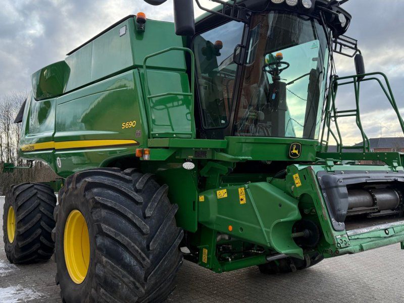John Deere S690 + 30” 630R skærebord