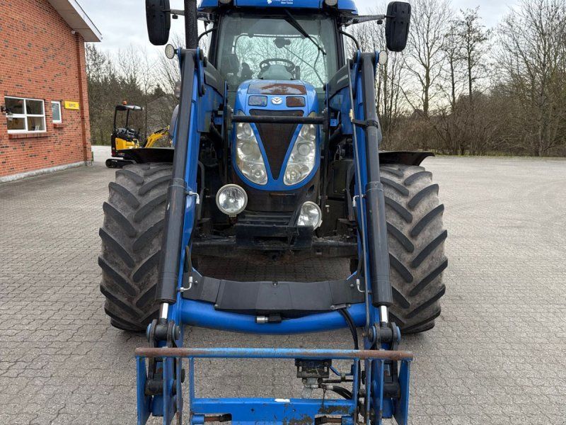 New Holland T7.210 AC + Quicke Q76