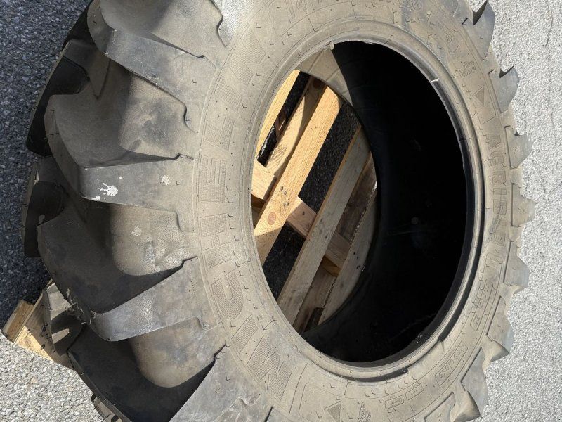 Michelin 14.9 R28