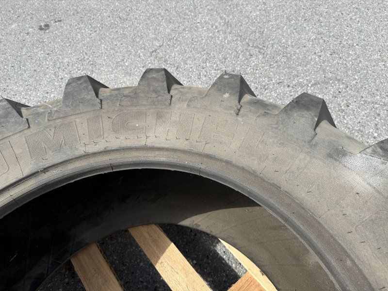 Michelin 14.9 R28