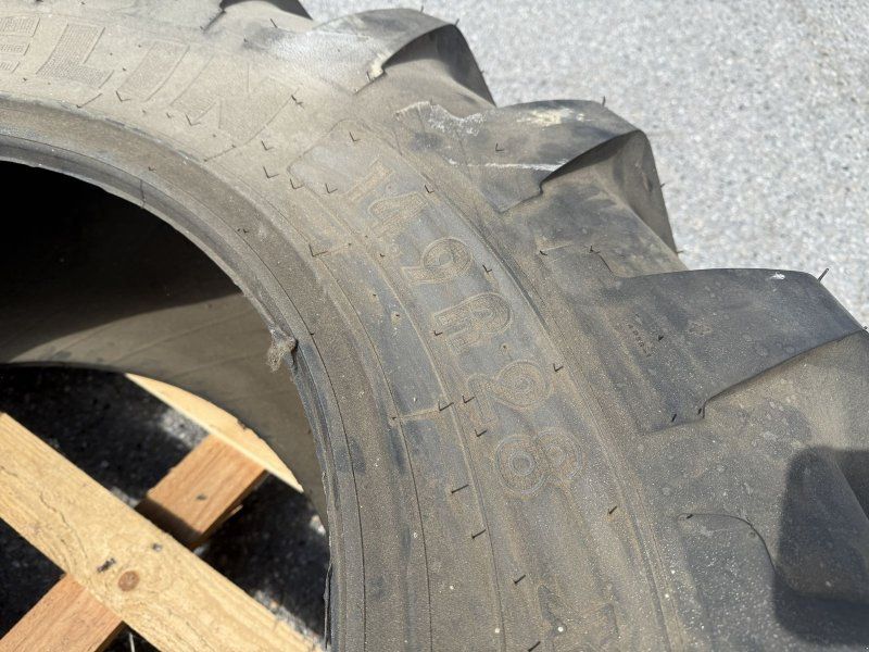 Michelin 14.9 R28