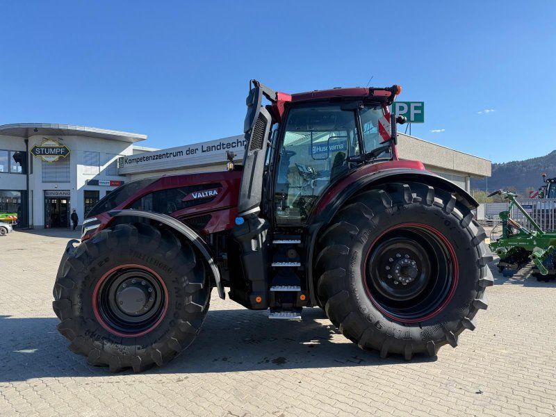 Valtra Q305