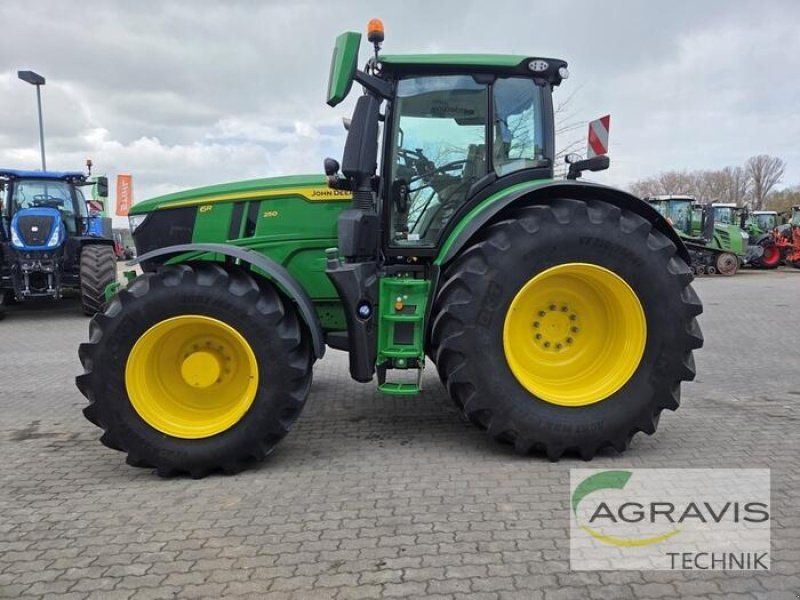 John Deere 6R 250