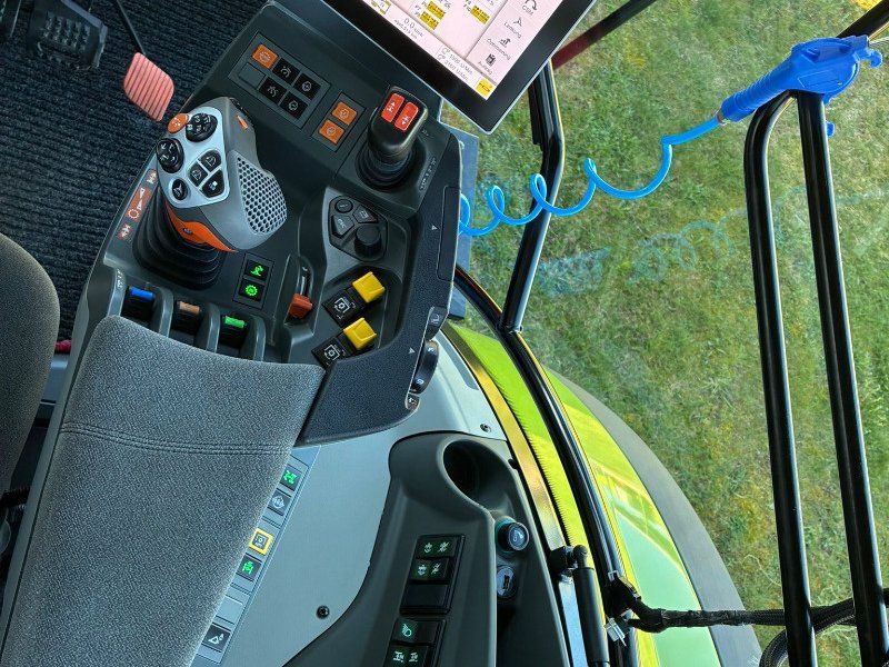 Claas Arion 550 CMATIC