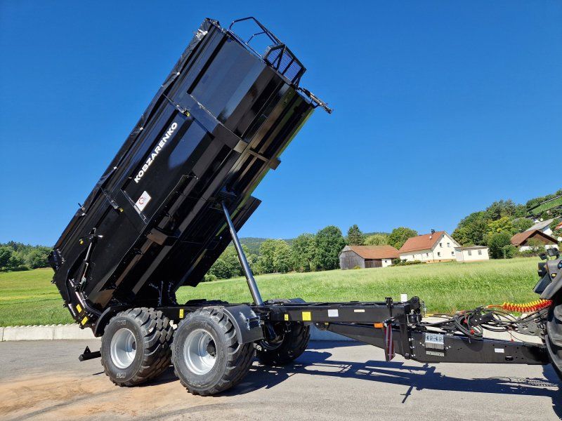 Kobzarenko TSP-30 Muldenkipper 710/50-26,5 Druckluft Plane