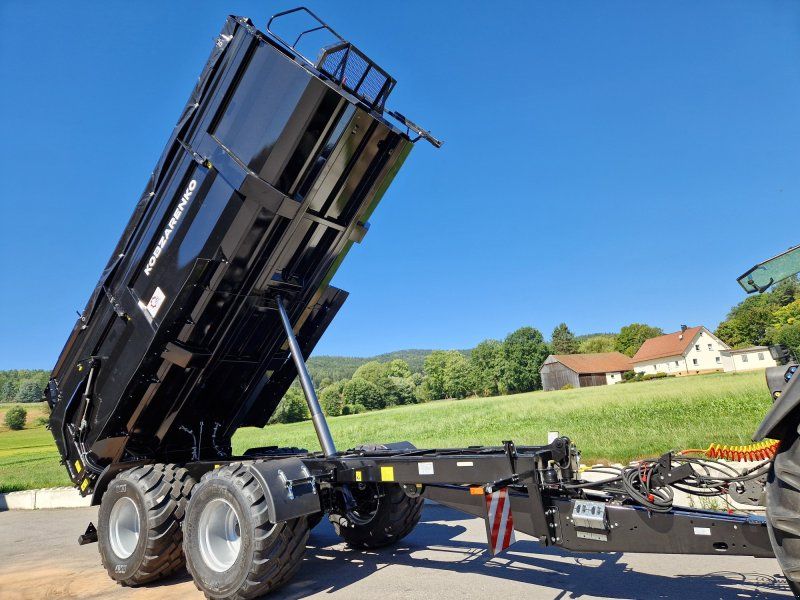 Kobzarenko TSP-30 Muldenkipper 710/50-26,5 Druckluft Plane
