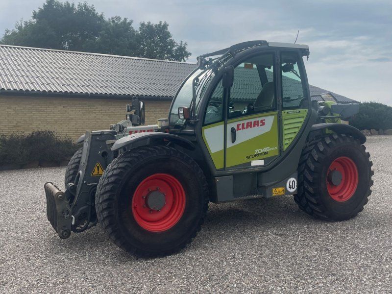 Claas Scorpion 7045 Varipower