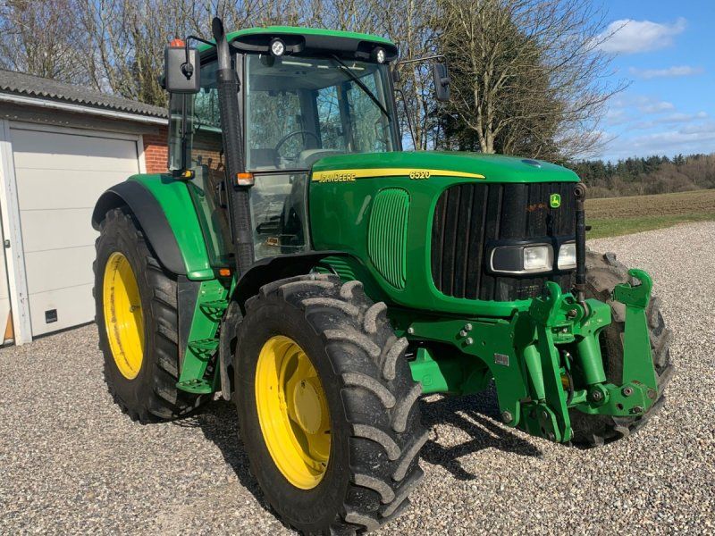 John Deere 6520