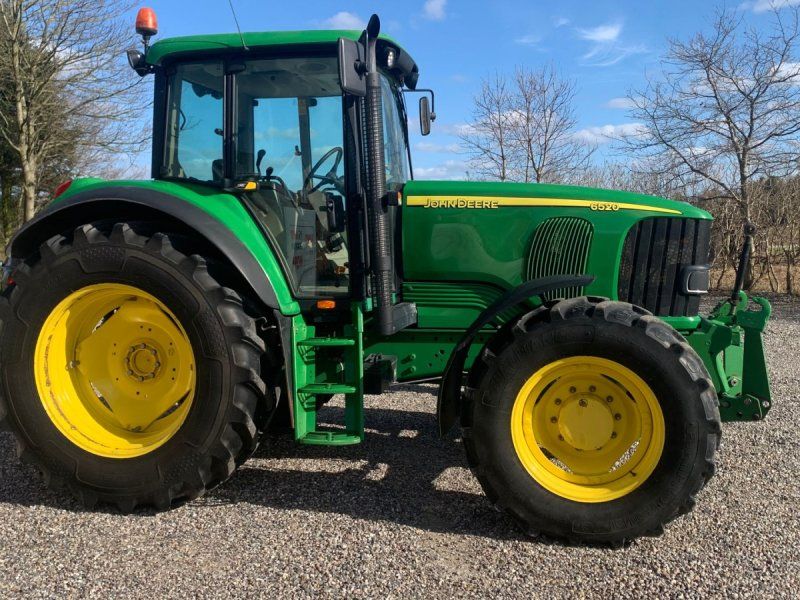 John Deere 6520