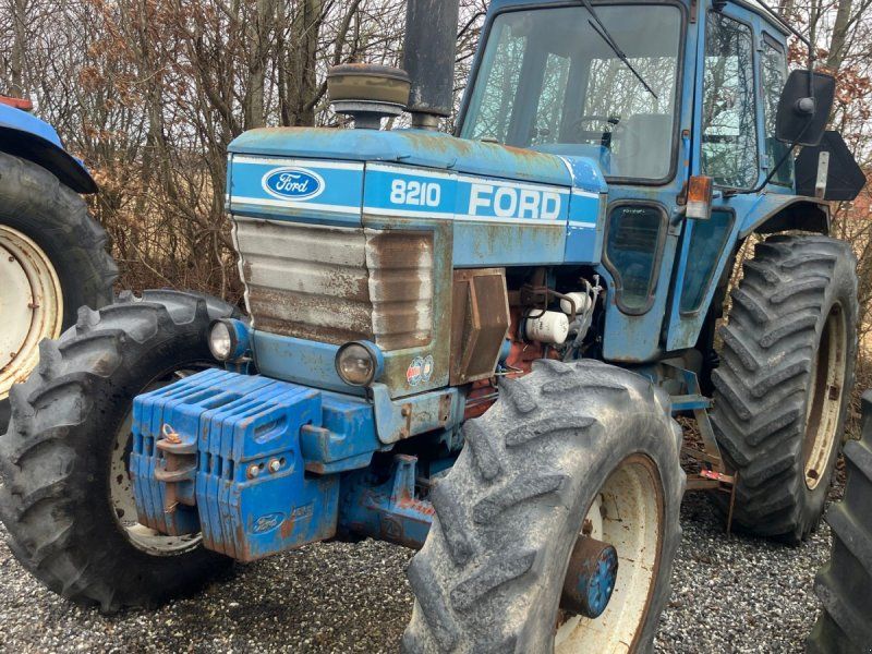 Ford 8210