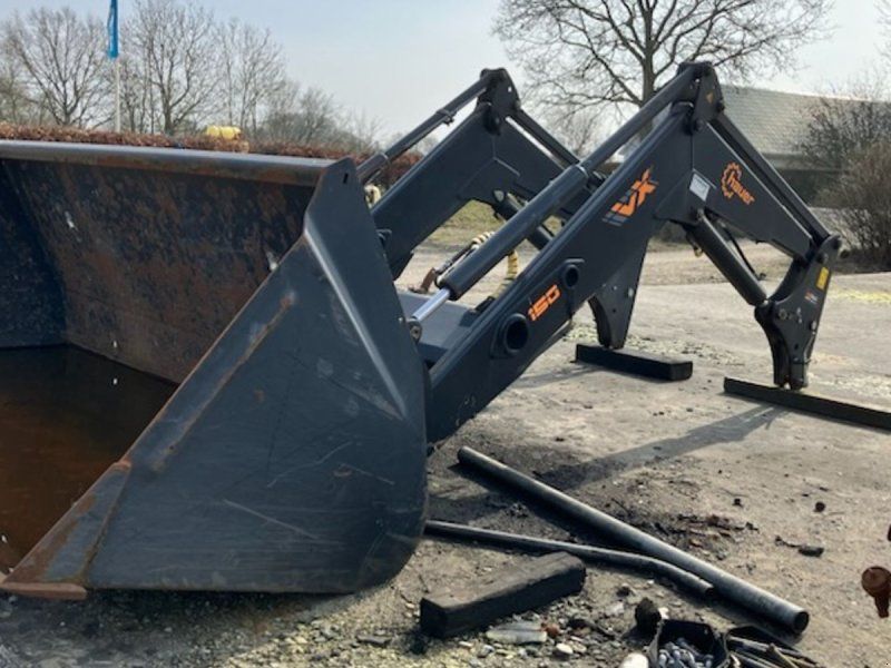 Hauer Pom VX 150 Passer på Case IH Puma