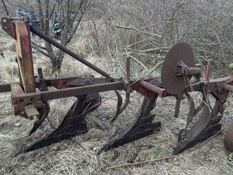 Skiold 3 furet plov. Er ikke sikker på mærke.