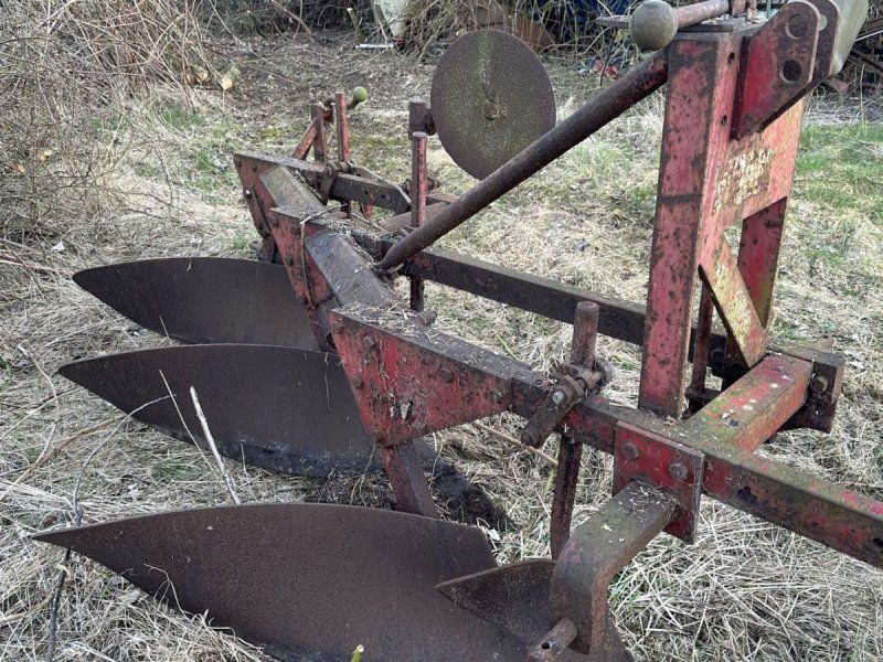 Skiold 3 furet plov. Er ikke sikker på mærke.