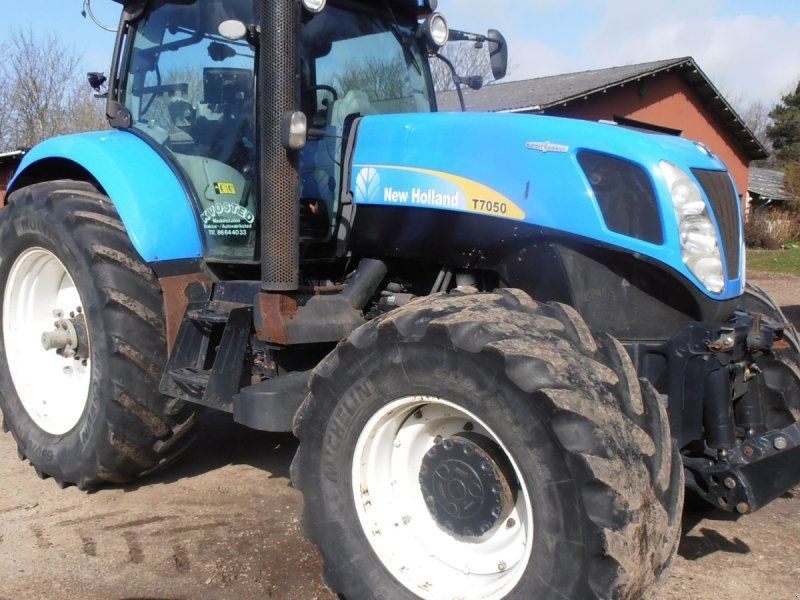 New Holland T7050 AUTO COMMAND