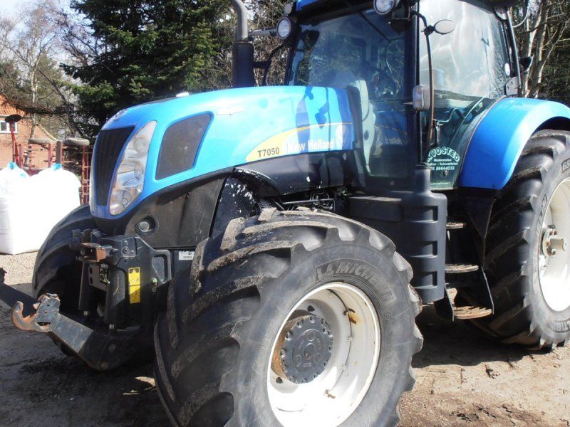 New Holland T7050 AUTO COMMAND