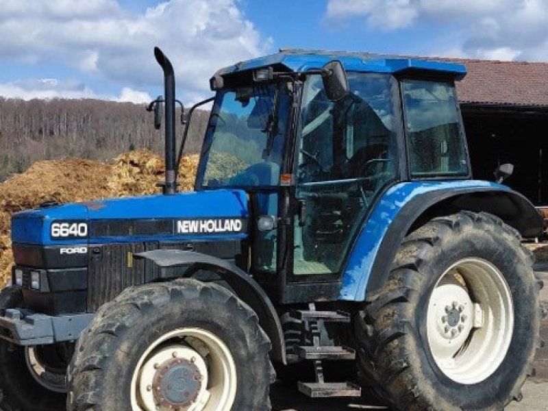 New Holland 6640