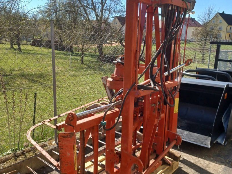 Kuhn B1201 Siloblockschneider