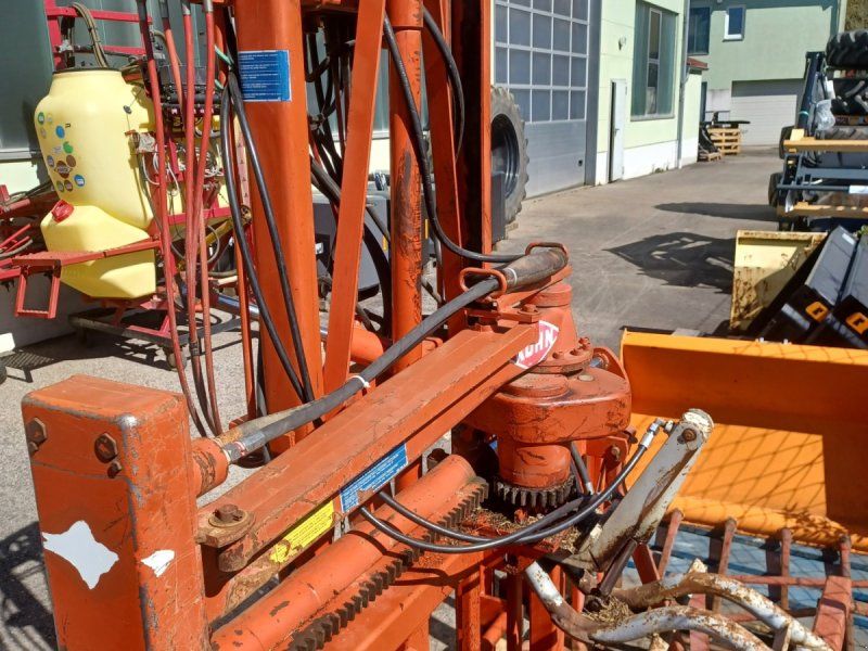 Kuhn B1201 Siloblockschneider