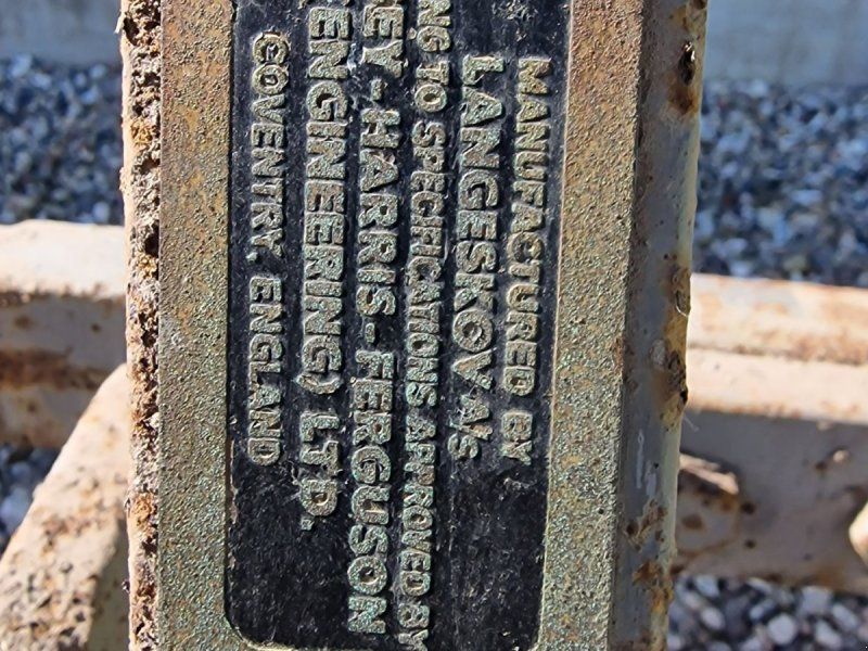 Massey Ferguson Plov