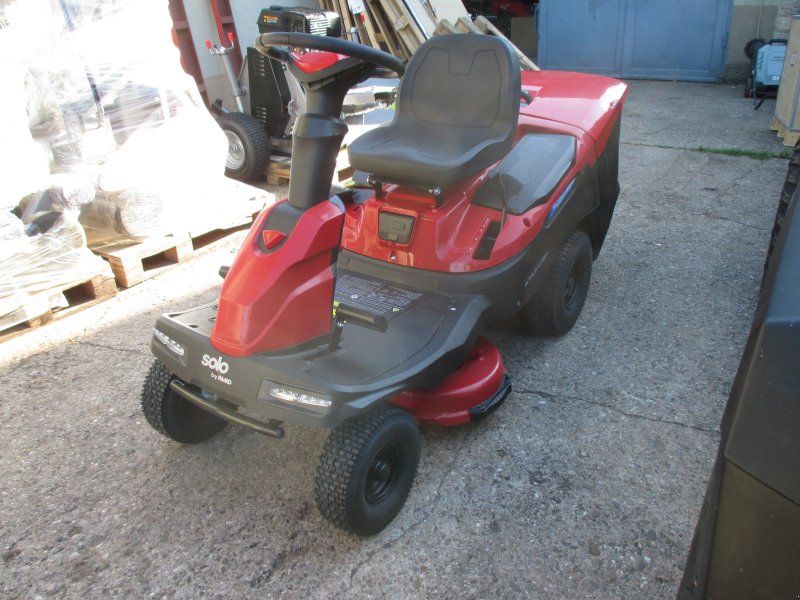 Solo R74.5 Li 36 V Akku Rasentraktor mit Akkupaket 4 x 8 Ah