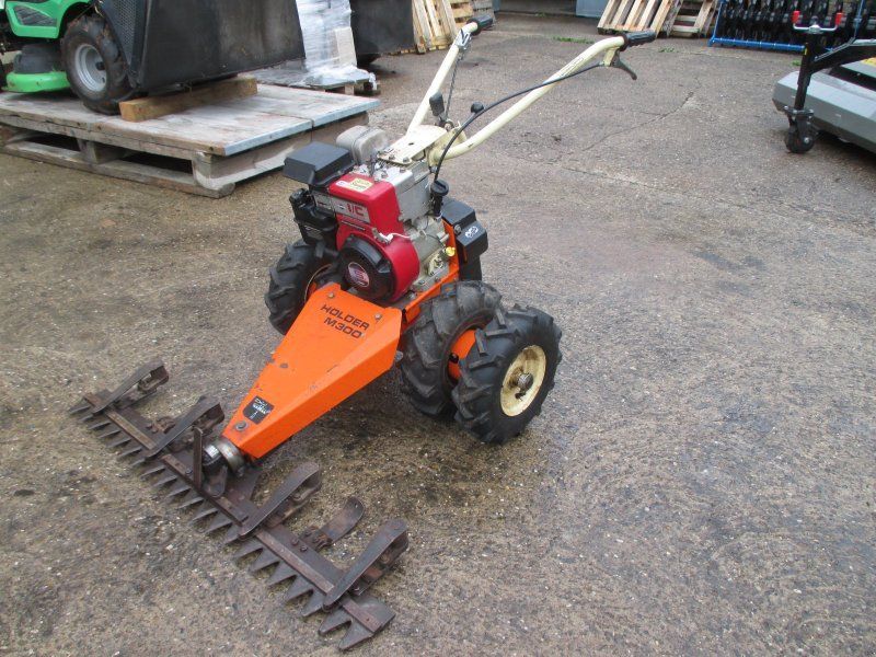 Holder M 300 mit Schwinghebelbalken 110 cm und Zwillingsbereifung