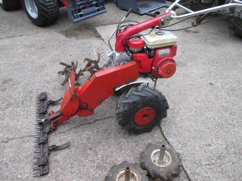 Honda F 450 SC mit Messerbalken und Hacke