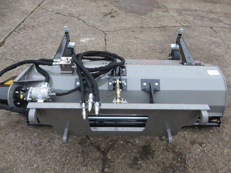 Jansen HMM-170, Schlegel Hydraulischer Front Euro-Frontla
