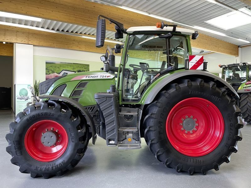 Fendt 724 VARIO S4 PROFI PLUS