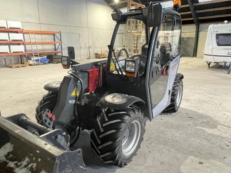 Weidemann T4512  Pallegafler-skovlkost medfølger