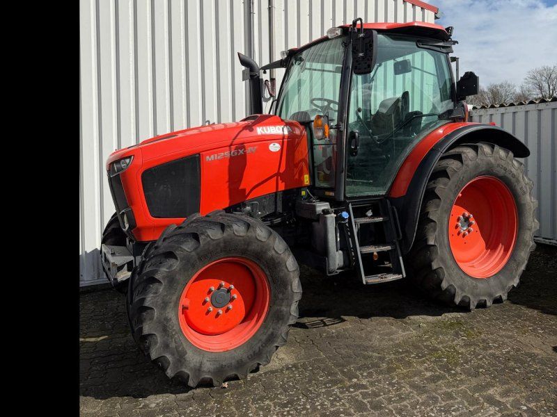Kubota M 125 GX