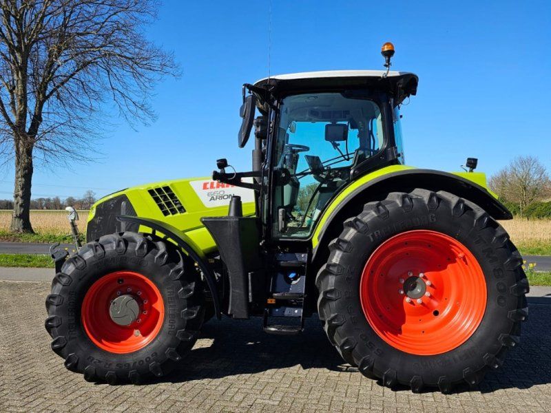 Claas Arion 660