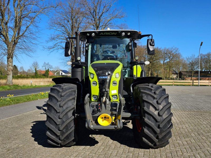 Claas Arion 660
