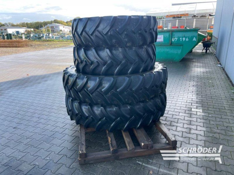 Fendt 380/85 R30 + 380/90 R46 KOMPLETTRÄDER