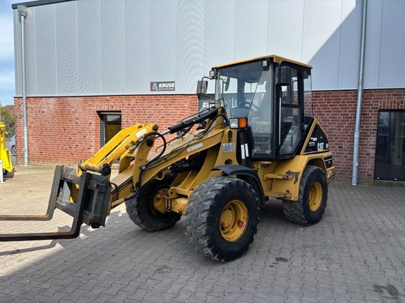 Caterpillar 906